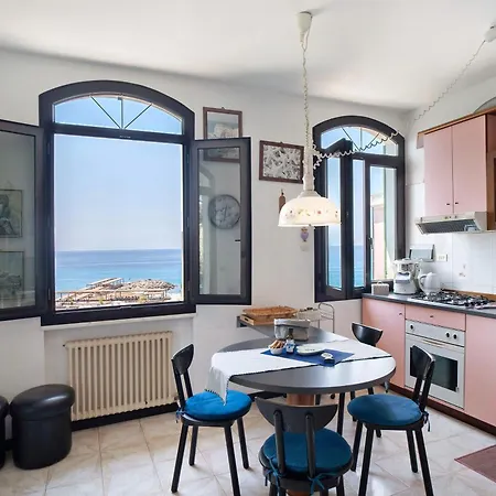 Wonderful Flat By Sea Chez Monique Bordighera