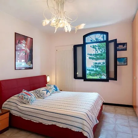 Wonderful Flat By Sea Chez Monique