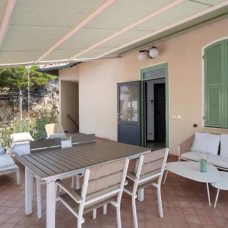 Wonderful Flat By Sea Chez Monique * ボルディゲーラ