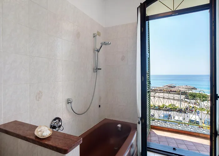 Wonderful Flat By Sea Chez Monique *