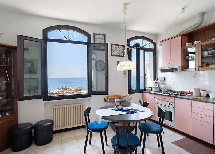 Wonderful Flat By Sea Chez Monique Bordighera